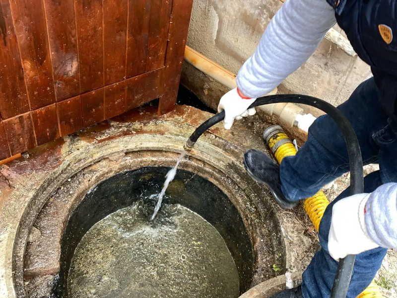 马桶堵了找谁？长沙芙蓉地区附近有没有疏通马桶的电话